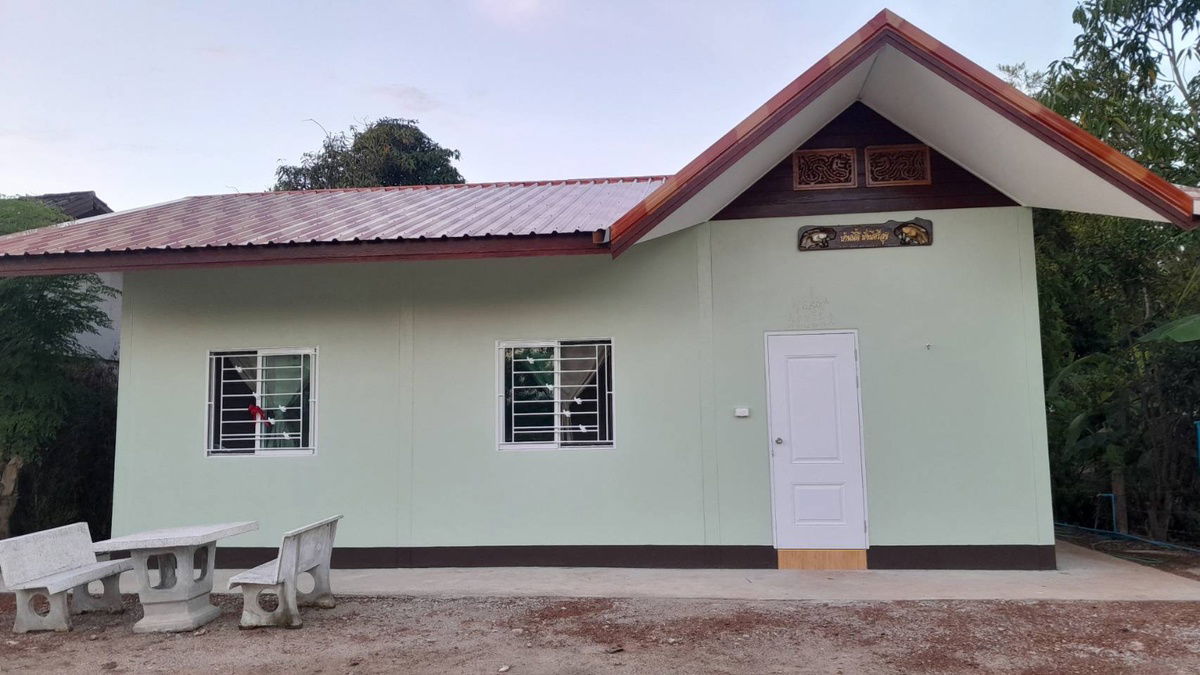 รูป บ้านว่างสร้างใหม่เพิ่งเสร็จให้เช่าทั้งหลัง     พิกัดบ้านหนองบัวใหญ่อยู่หลังรั้วค่ายกฤษ   หลังสนามบิน  ฝั่งตรงข้ามโรบินสัน      สนใจติดต่อ 085-836-5157  - รูปที่ 2/10