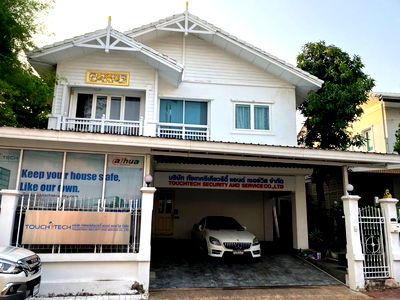บ้านเดี่ยว เขตทุ่งครุ : ขายบ้านเดี่ยว 2 ชั้น หมู่บ้านนริศรา ติดถนนประชาอุทิศ เหมาะเป็นโฮมออฟฟิศ เดินทางสะดวก ใกล้ม.เทคโนโลยีพระจอมเกล้าธนบุรี