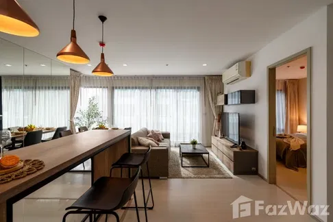 New renovated and decorated condo close to BTS Thong Lor