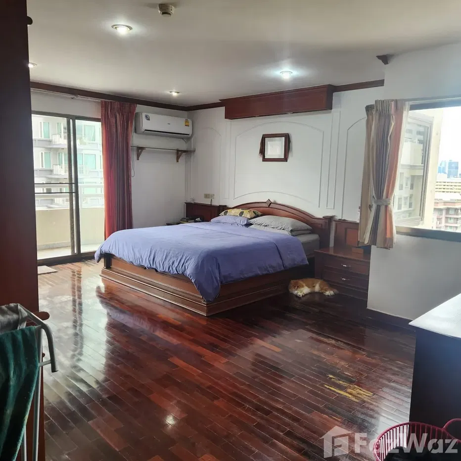 picture Spacious 3-Bedroom Condo at Regent on the Park 1 - 2/21