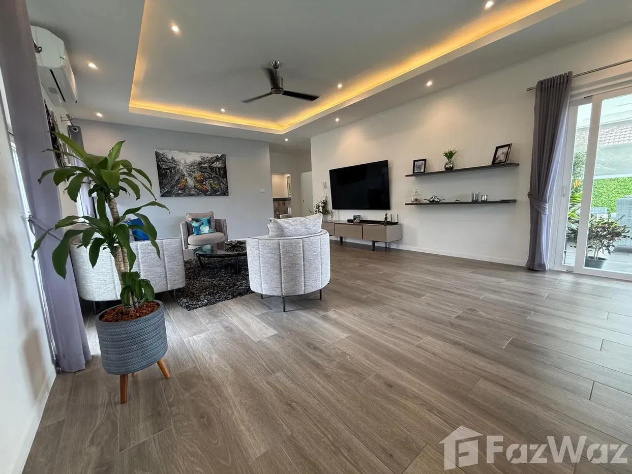 picture Spacious 3 bed 2 bath Home with Scenic Views and Privacy - 15/50