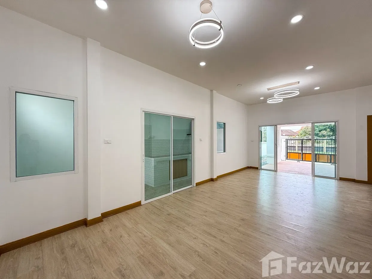 picture Newly Renovated House - 6/20