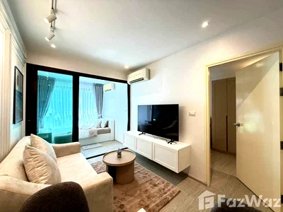 Condos for sale : Fully furnished and renovated 2 bedroom condo at Central 5364627