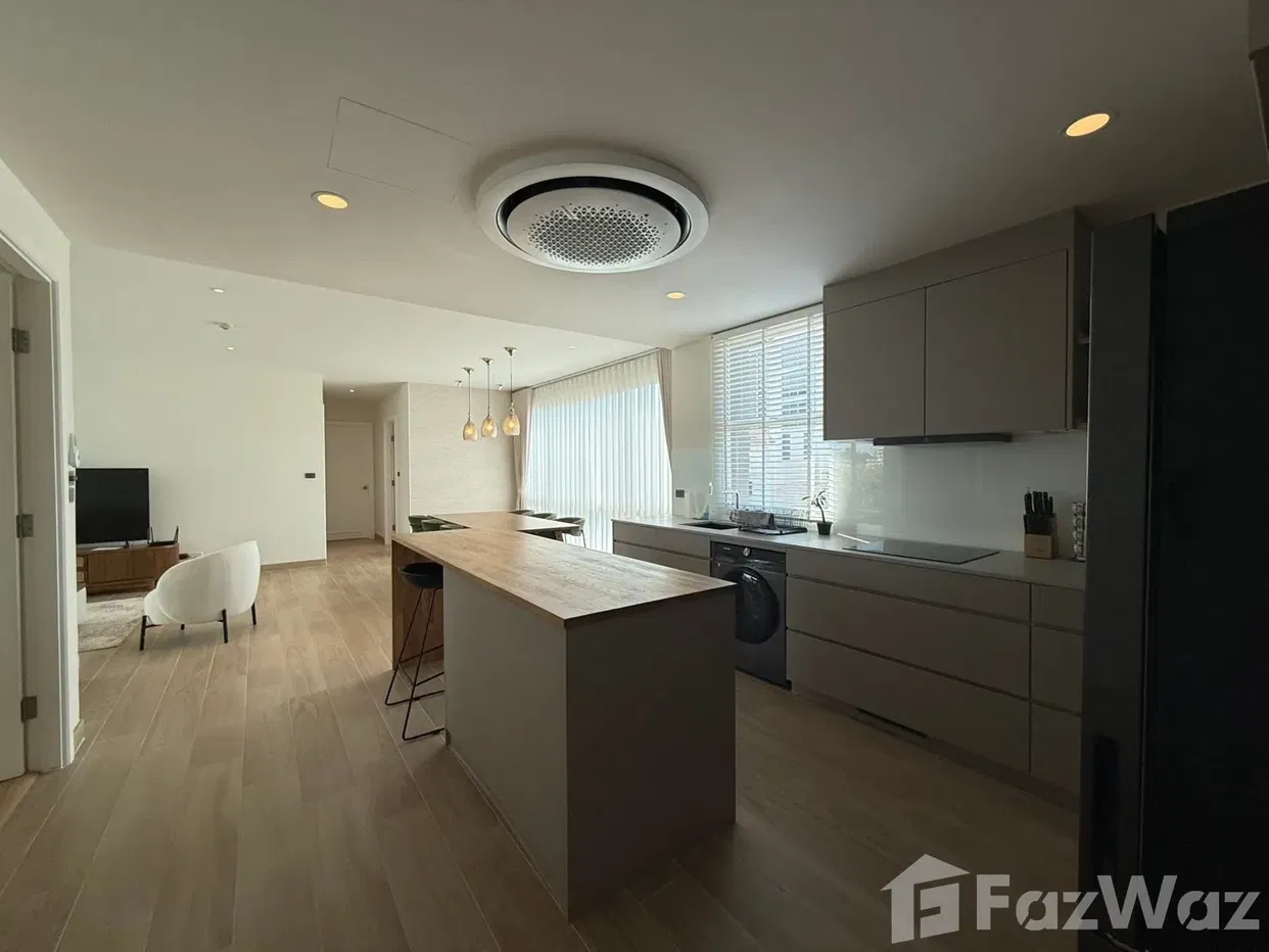 picture Newly Renovate 3 bedroom Condo at The Breeze - 12/39