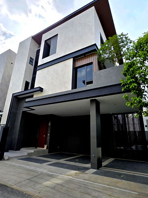 Houses for rent Lat Phrao Road : For Rent: 3-Storey Detached Private Pool Villa, Super Luxury Level, in the Liab Duan–Ramintra Area.