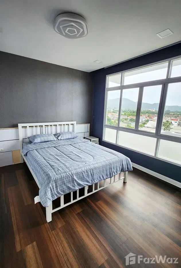 picture THE BEST 2 bedroom penthouse TOP floor CORNER Unit - 17/29