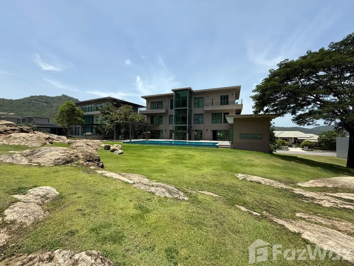 picture Exceptional 4-Storey Villa at Black Mountain Golf Resort - 8/83