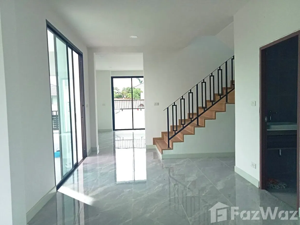 picture Luxurious 4-Bedroom Villa with Private Pool for Sale - 9/20