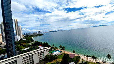 Condos for sale : Prime Renovation Opportunity at Park Beach Condo 1926813