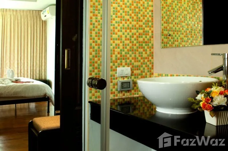 picture Foreign freehold Penthouse with 4 bedrooms in Patong beach - 16/26