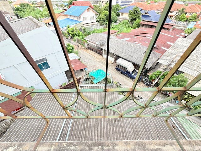รูป ขายตึกแถว 4ชั้นครึ่ง 34ตรว.โครงสร้างดีเกินมาตรฐาน ติดถนนบางกรวย-ไทรน้อย ใกล้วัดชลอ 200เมตร  - รูปที่ 12/14