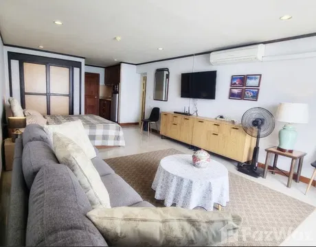 beautiful large studio unit with sunset