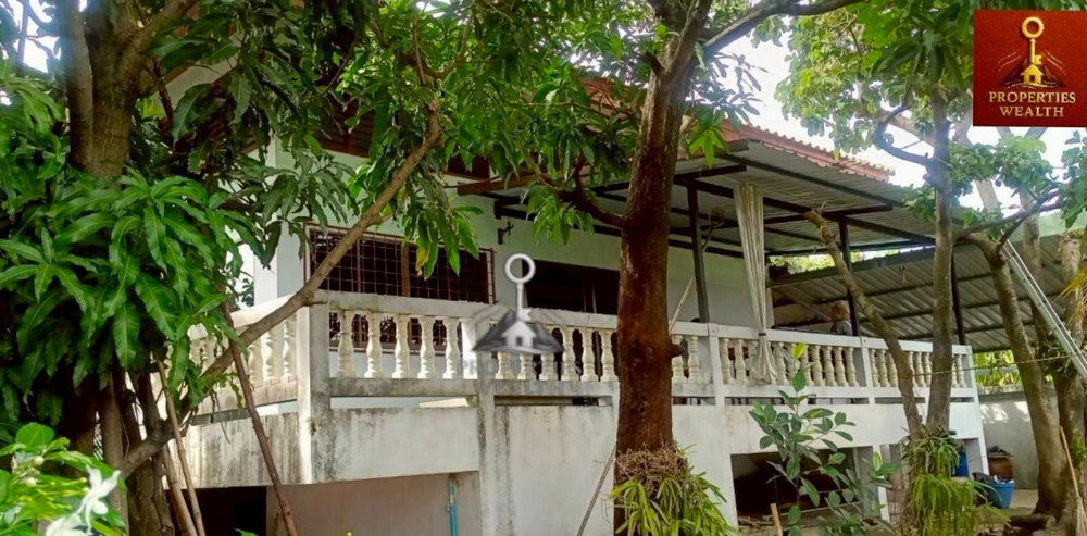 picture Call : 098-885-4878 House with land, good location, Soi Bearing-Bangna. Price negotiable (Sale by owner) - 3/14
