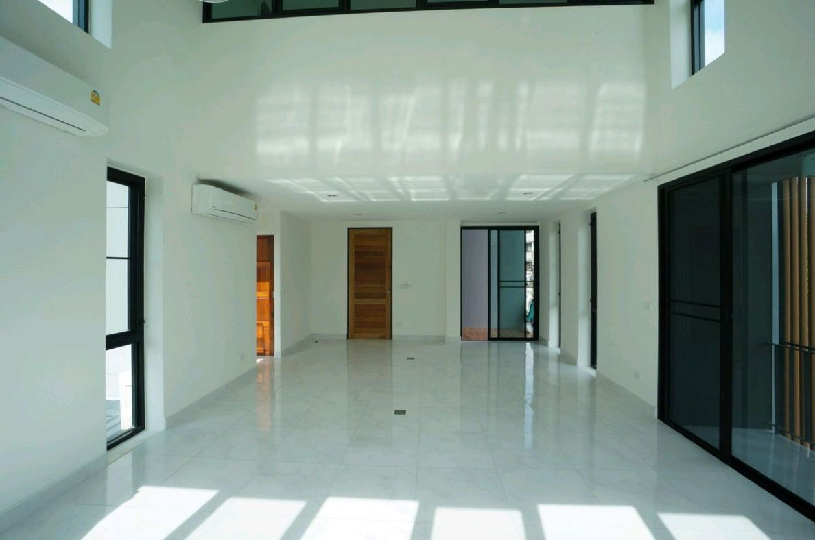 picture Home office, semi-detached house, Soi Ratchada, near the MRT, Ratchada-Lad Phrao intersection - 2/10