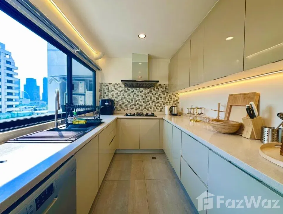 picture Rare 3-Bedrooms Condo with Huge 70 sqm Private Terrace Sukhumvit Casa Condominium - 3/14