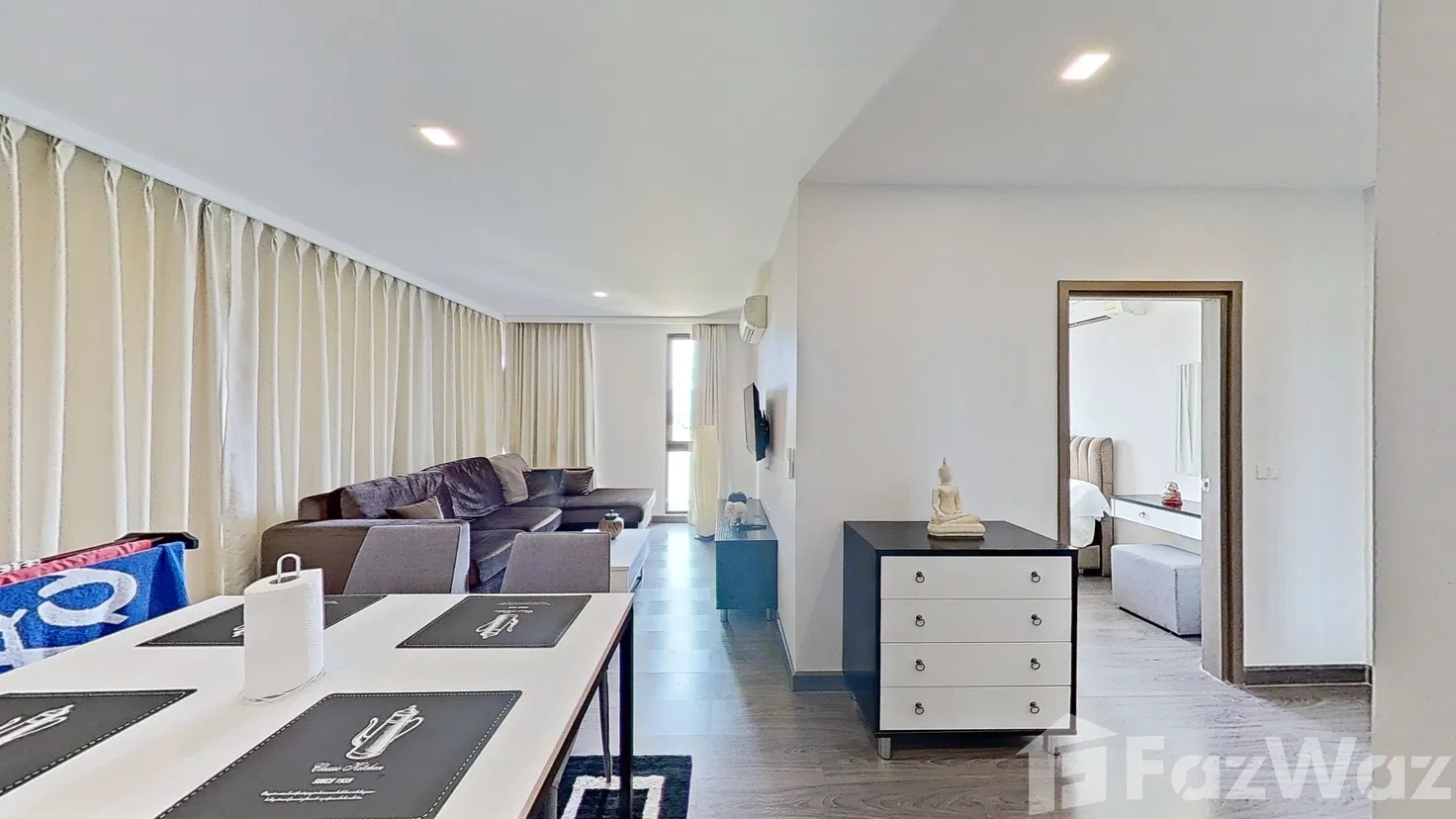 picture Luxury living at Royal Lee located in the heart of Phuket - 1/7