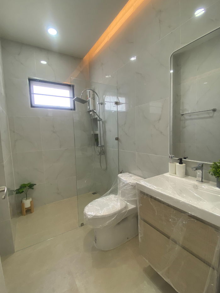 picture  Large single-storey detached house for sale - 16/20