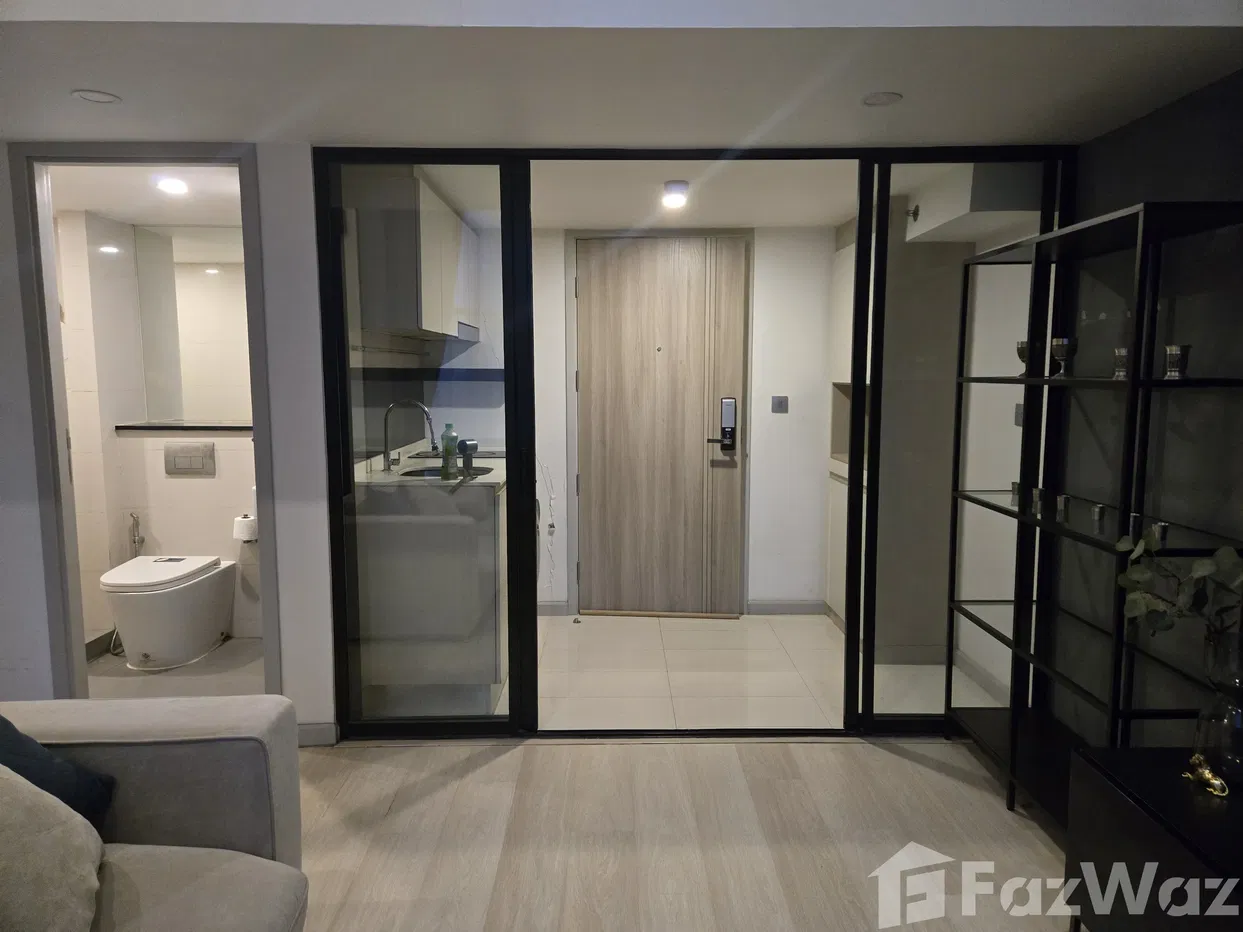 picture Luxury Condo in Prime CBD location in Bangkok - 2/11