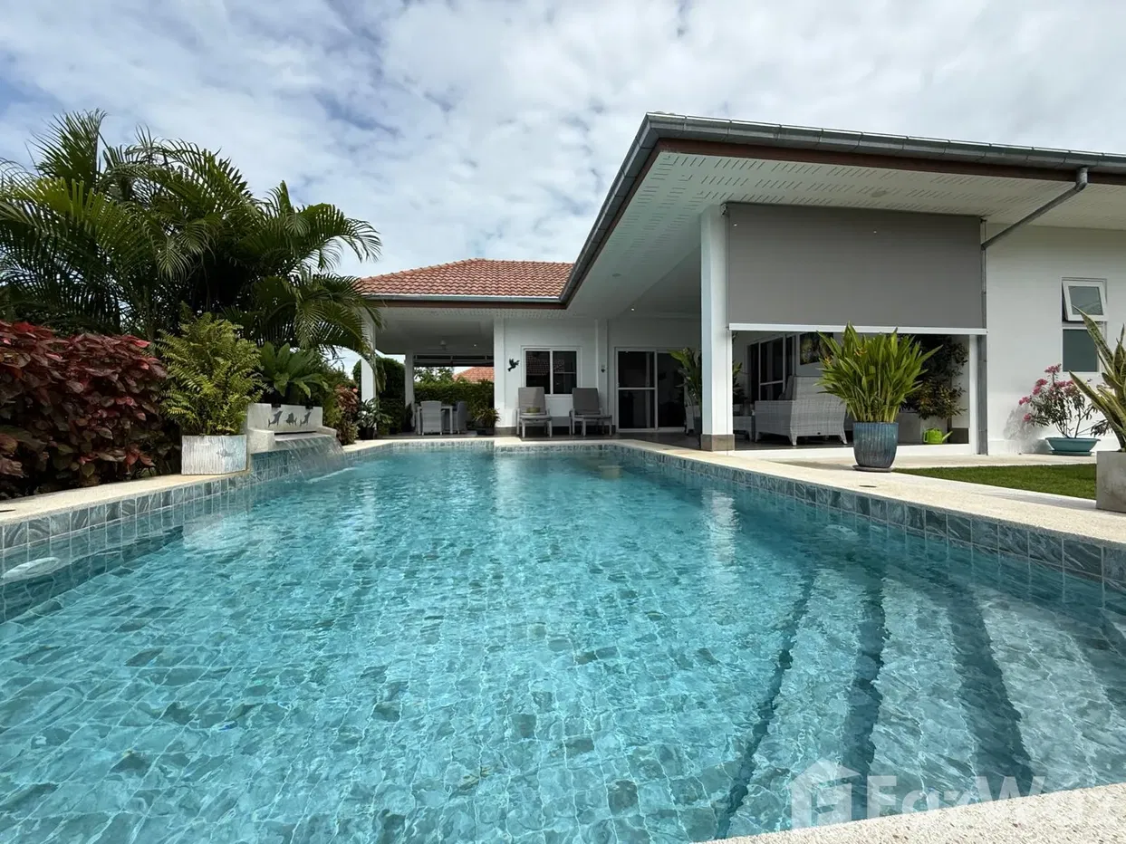 picture Spacious 3 bed 2 bath Home with Scenic Views and Privacy - 11/50