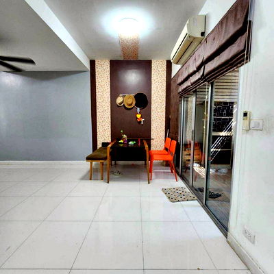 Townhouses for rent Bang Plee Samut Prakarn : Townhouse for rent, 2 floors, The Connect Village 12a, King Kaew 37, front of house next to garden (N.1817)