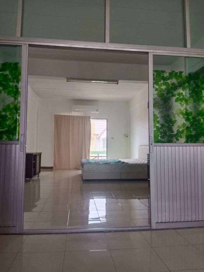 รูป ห้องว่างให้เช่า ตึกแถวทางเข้าโรงเรียนอนุราชประสิทธิ์ เฟอร์นิเจอร์พร้อม การเดินทางสะดวก - รูปที่ 3/7