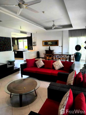 Condos for sale : Large 3 Bedroom apartment with Beach access