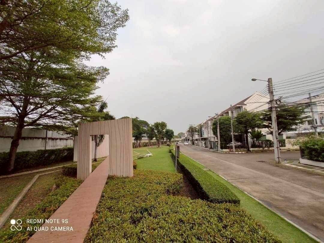 รูป Townhome  3 ชั้น เช่า เดินทางง่าย 4 เส้นทางหลัก กรุงเทพกรีฑา/พระราม 9/ศรีนครินทร์/รามคำแหง - รูปที่ 14/21