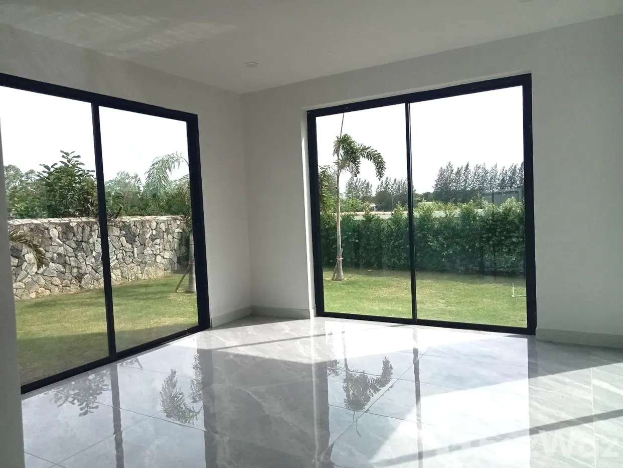 picture Luxurious 4-Bedroom Villa with Private Pool for Sale - 7/20