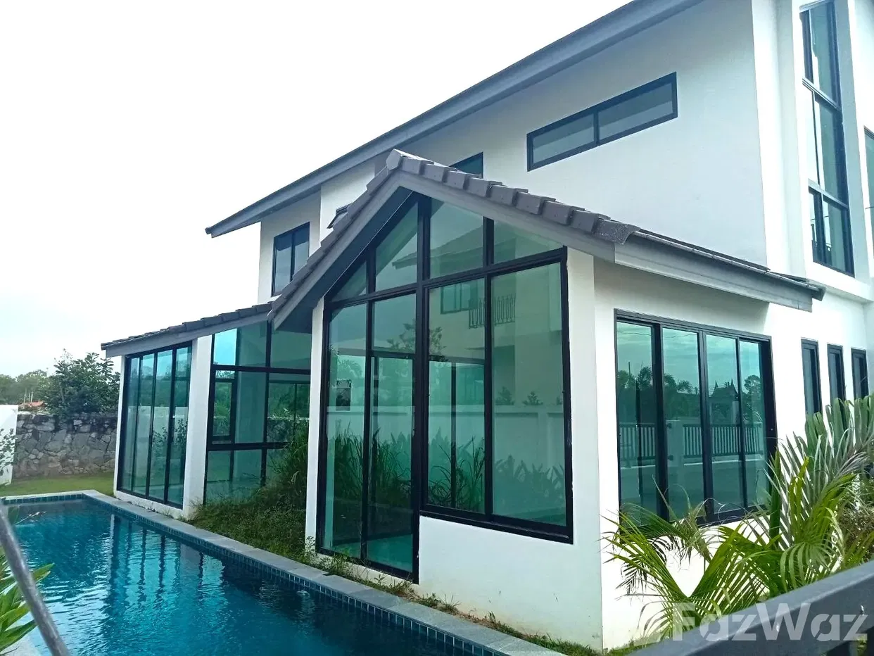 picture Luxurious 4-Bedroom Villa with Private Pool for Sale - 2/20