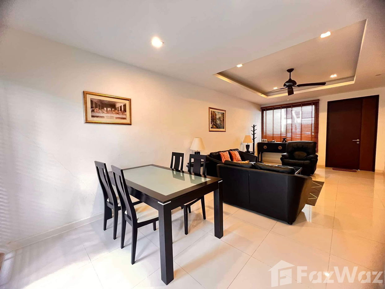 picture 3 bedroom townhouse located in Laguna area. - 8/23