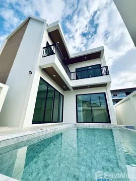 3 Bedroom Villa for sale in Wichit, Phuket