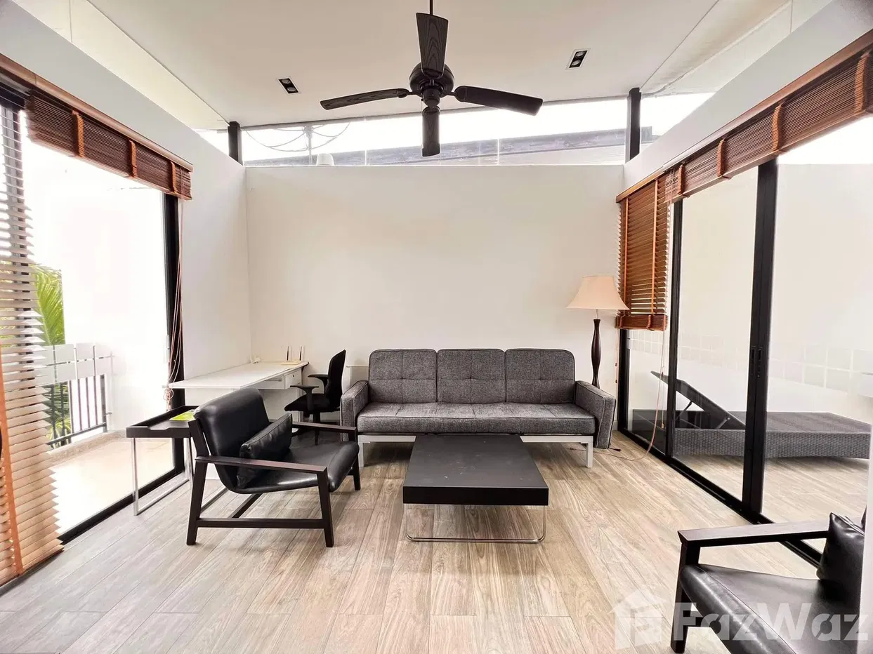 picture 3 bedroom townhouse located in Laguna area. - 19/23