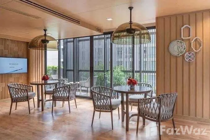 picture Freehold condo Pool View at The Base Central for sale - 5/14