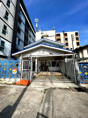 เช่าบ้านเดี่ยว ถนนอินทามระ : 🔑 ให้เช่าบ้านเดี่ยว 2 ชั้น ใจกลางรัชดาภิเษก ซอย 7 📍 ทำเลดีเยี่ยม ใกล้รถไฟฟ้า MRT และศูนย์กลางธุรกิจ