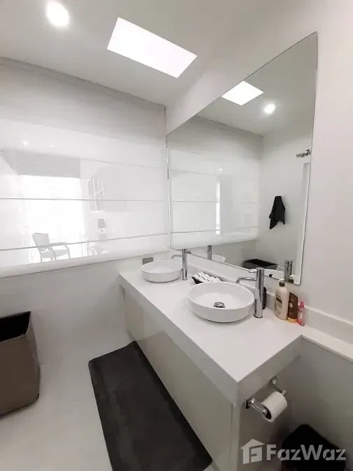 picture Modern, Fully Renovated Marina Townhouse For Sale / Rent - 9/10