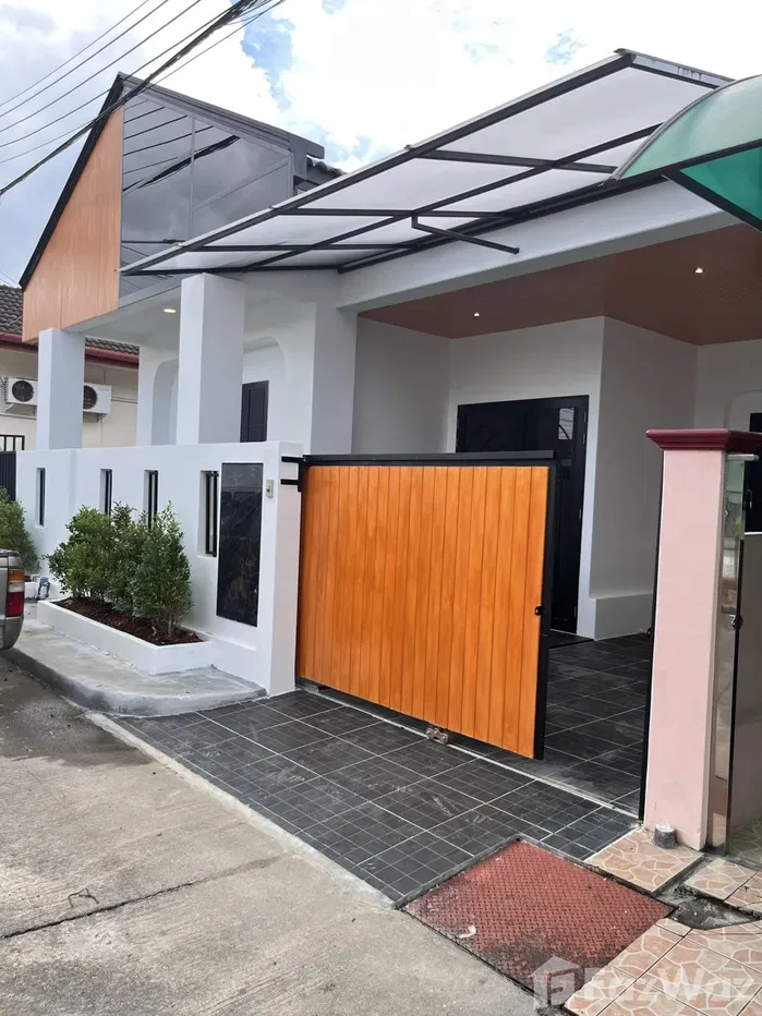 picture Renovated 3BR Semi-Detached House in Prime Chalong Location - 1/24