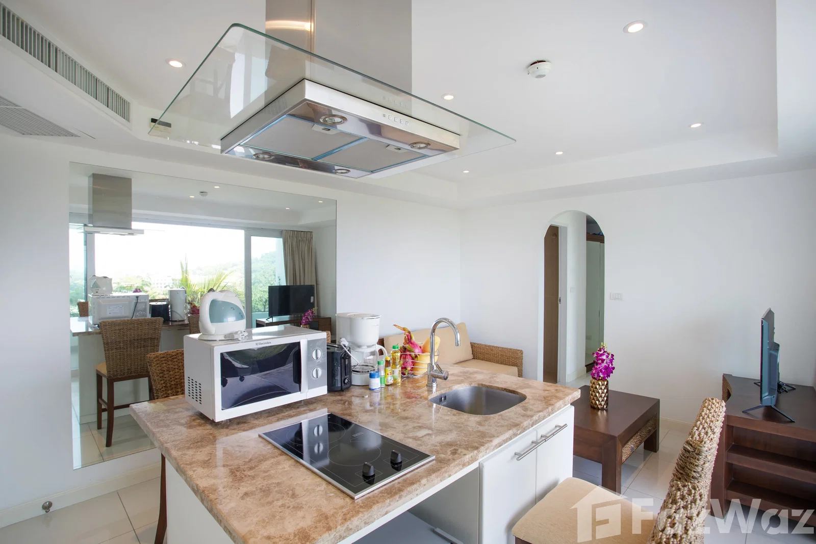Sea View 1 Bedroom Corner Condo for Sale  1380338
