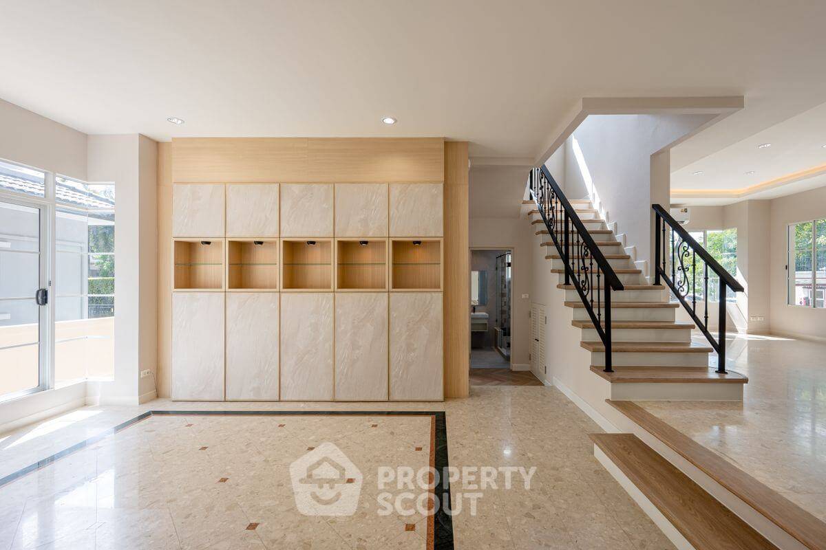 รูป บ้าน 3-ห้องนอน ใน สวนหลวง (ID 2251803) - รูปที่ 3/23