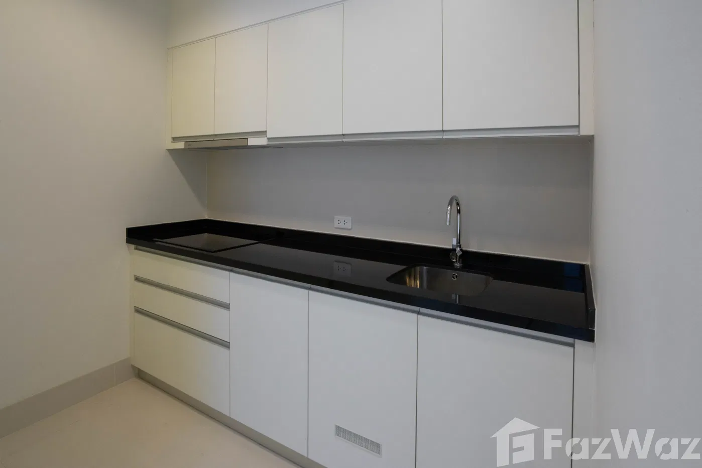 picture Amazing Pet Friendly Duplex For Sale - 35/35