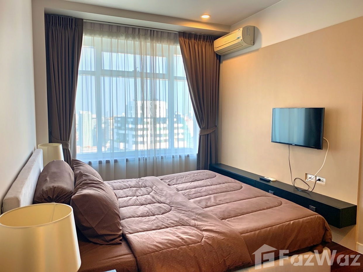picture stunning view circle condo 1bed - 5/10