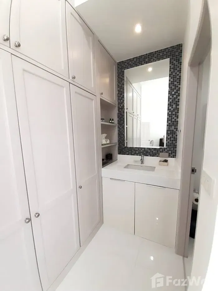 picture Modern, Fully Renovated Marina Townhouse For Sale / Rent - 8/10