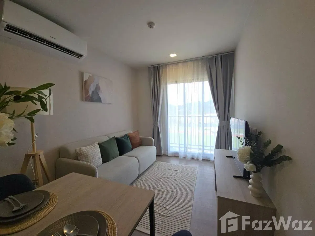 picture beautiful 2 bedrooms freehold with open view top floor - 1/8