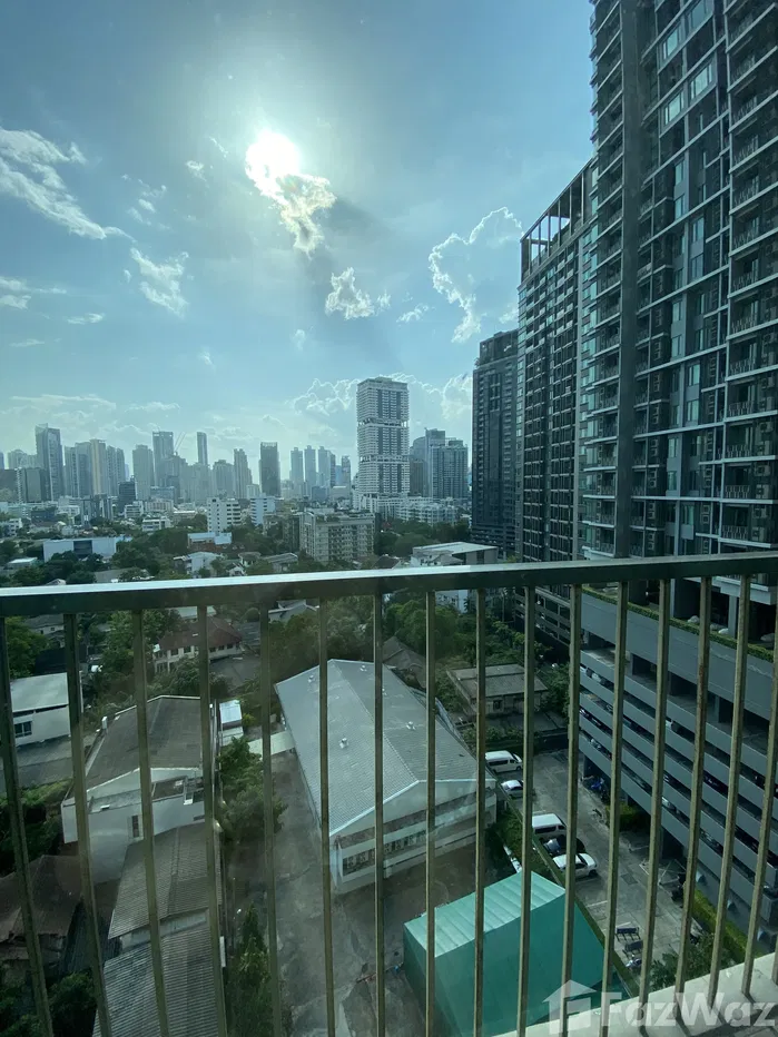 picture Stunning corner 1-bed, connected to BTS Thonglor - 10/10