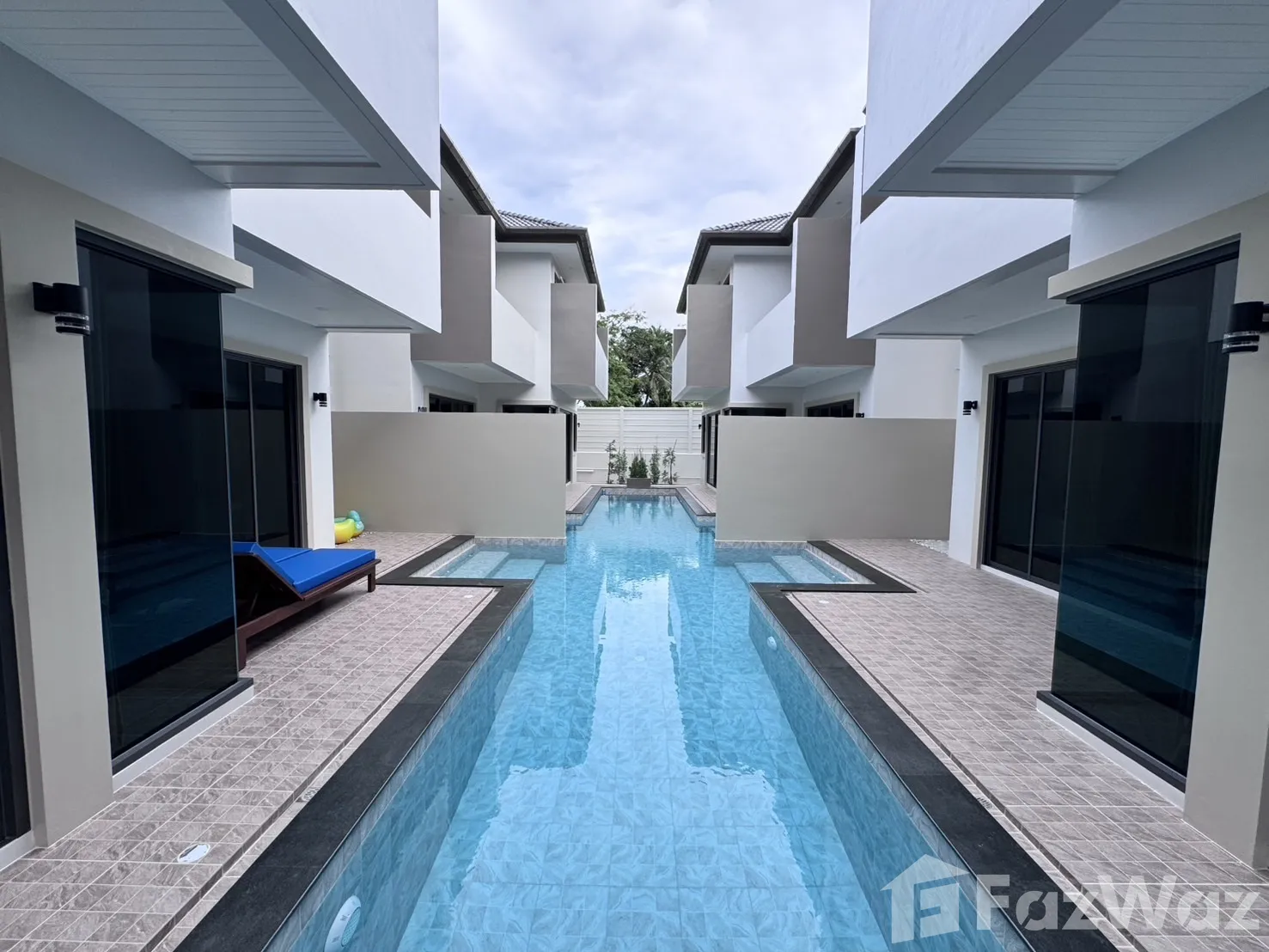 Newly built 3 beds 4 bath villa with pool access in Chalong 5633879