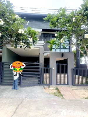 Townhouses for rent Bang Lamung Chonburi : 3 Bedroom Townhouse for rent at Siam Place