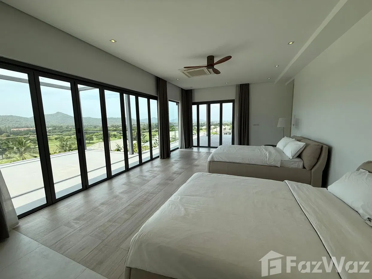 picture Exceptional 4-Storey Villa at Black Mountain Golf Resort - 63/83