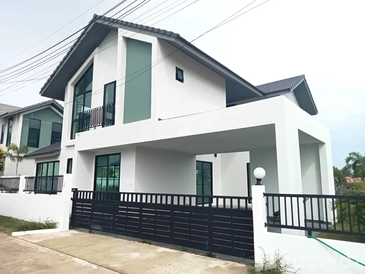 picture Luxurious 4-Bedroom Villa with Private Pool for Sale - 1/20