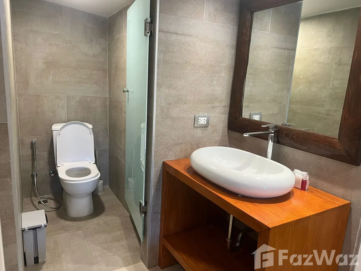 picture Large 2 Bedroom Condo for sale - 11/21