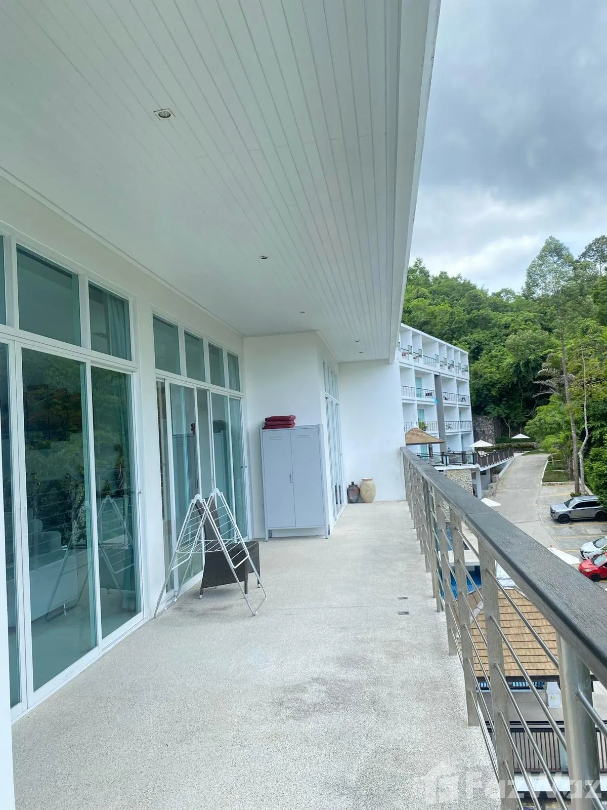 Spacious 3 Bed Freehold Condo in Kamala 5586857 - image 5