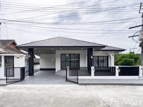 Detached 3-Bedroom Renovated Corner Unit in Neramit 3